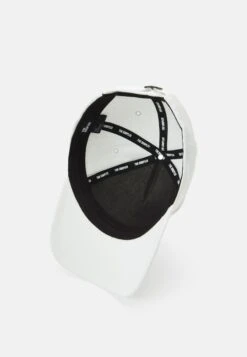 THE KOOPLES Casquette Unisex - Cap - Ecru -Stock X 8cf945ed2aac45678a40755d543b4453