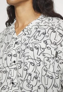 Kaotiko Faces Unisex - Shirt - White/Black 13 Kaotiko Faces Unisex - Shirt - White/Black -Stock X 8dc7a252499f49b3823239842c4b37df