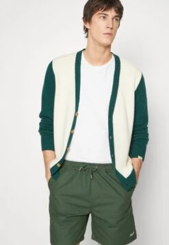 Foret Gust - Tracksuit Bottoms - Dark Green -Stock X 8e57bffc38634e94a25a37d67dafd1d9