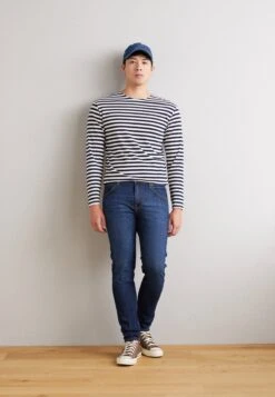 Lee Austin - Straight Leg Jeans - Hero -Stock X 8e9979e2cd0d40cfa0264e3285711e10