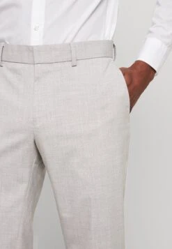 The Fashion Suit Peak- Suit - Grey -Stock X 8f4be9c26bd343e3a8b42ed85c366882