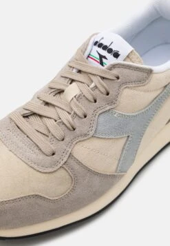 Diadora Camaro Unisex - Trainers - Parchment/Feather Grey/Alfalfa -Stock X 90e8b06fe89c4523b933d06d9e2cef20