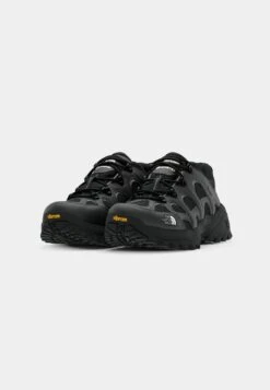 The North Face HEDGEHOG 06 GORE TEX UNISEX - Trainers - Tnf Black/tnf White -Stock X 91d78642aa57436db5a1f2b6c0578fdd
