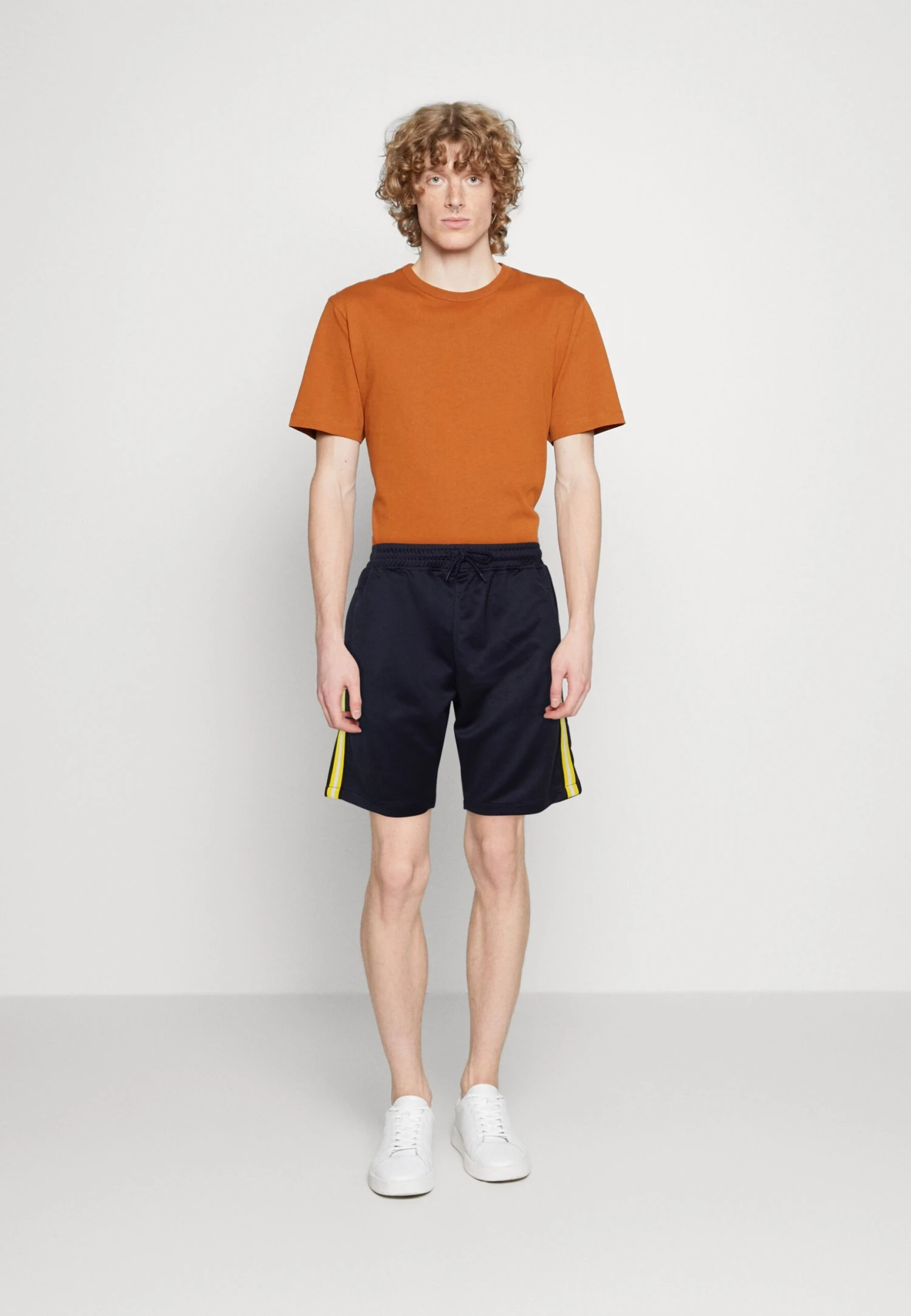 BRAVE SOUL Rhetttape - Shorts - Navy/Yellow 4 BRAVE SOUL Rhetttape - Shorts - Navy/Yellow - Image 2