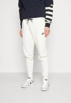 Nike Sportswear M Nsw Tch Flc Jggr - Tracksuit Bottoms - Phantom/Black -Stock X 922aed73a03140408af8108c712dd437