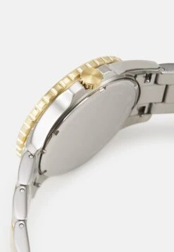 Fossil Watch - Two Tone/Black -Stock X 92a183ca9a7b40b48e6ef6e5354fafb9