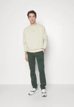 Boss Wefade - Sweatshirt - Open White -Stock X 92e717503ad24ba5927c0c2892483c75