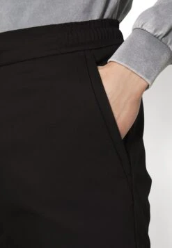 DRYKORN Salvo - Tracksuit Bottoms - Black -Stock X 936c1f76324c44f582c1f824a3bf6c78