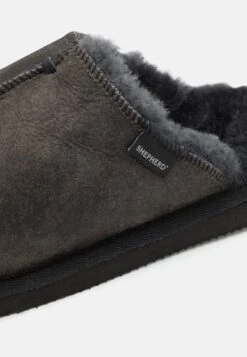 Shepherd HUGO - Slippers - Matt Black -Stock X 9759736cac2b4daf9c512d3da885a906