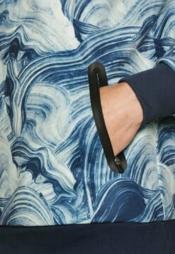 Ellesse Halla - Sweatshirt - Blue -Stock X 97dceee294a74ad89486d7cddf814dc3