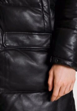 Yotei - Winter Coat - Black -Stock X 99db5930dc754717b4aecd04f529f84f