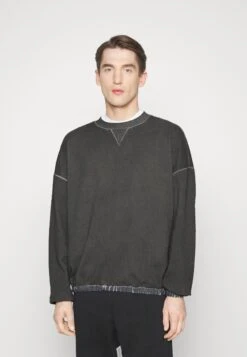 Boss Wetechy - Long Sleeved Top - Black -Stock X 9a0ac71472094ecaa4d178666cdf88e7