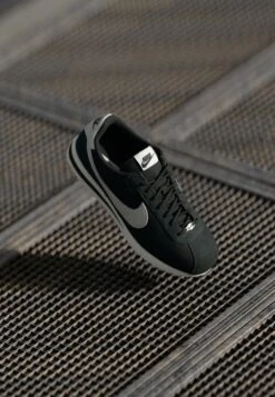 Nike Sportswear CORTEZ PRM - Trainers - Seaweed/sail -Stock X 9a120263e84d48efa7726e06918d0b18