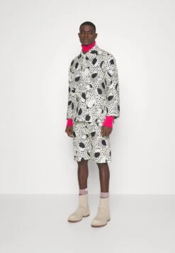 Henrik Vibskov Wheel Padded Jacket - Light Jacket - White Birdie 13 Henrik Vibskov Wheel Padded Jacket - Light Jacket - White Birdie -Stock X 9a9ebc93350243748903807f04094892