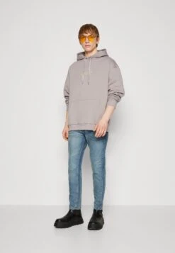 Central Carrier Hoodie Unisex - Hoodie - Nude -Stock X 9bb2e4b8efe14b43b6bee4662ae259af