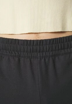 EA7 Emporio Armani Trouser - Tracksuit Bottoms - Notte -Stock X 9d4428cc139142e9bbfa1b8355a2c809