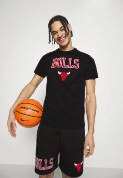 NEW ERA Nba Team Logo Shorts Chicago Bulls - Club Wear - Black/Red -Stock X 9d6c39b6d8cc42f9b326cc6f7eba9bea