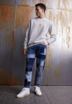 Genesis Helá Mid Eco Unisex - High-Top Trainers - White -Stock X 9e4868767b824beab59f7d3e04f43a1b