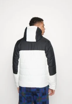 Nike Sportswear Repeat - Winter Jacket - Sail/Black/Light Crimson -Stock X 9ecb928f5132457eac16e179c00d910c