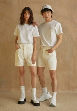 Maison Labiche Tee Popincourtamour Unisex- Basic T-Shirt - White