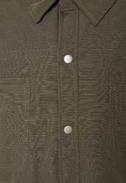 Mennace Padded Overshirt - Light Jacket - Green -Stock X a015290a2ca34a4c8db732cf92e7ceaa