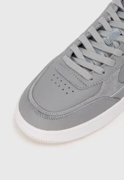 Lacoste ACE 225 - Trainers - Grey/white -Stock X a036d994ed2c4f2cbe33011900cf752a