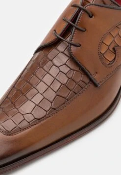 Scarface - Slip-Ons - Castano -Stock X a07f39f4b86945699bd854e3c56f4163