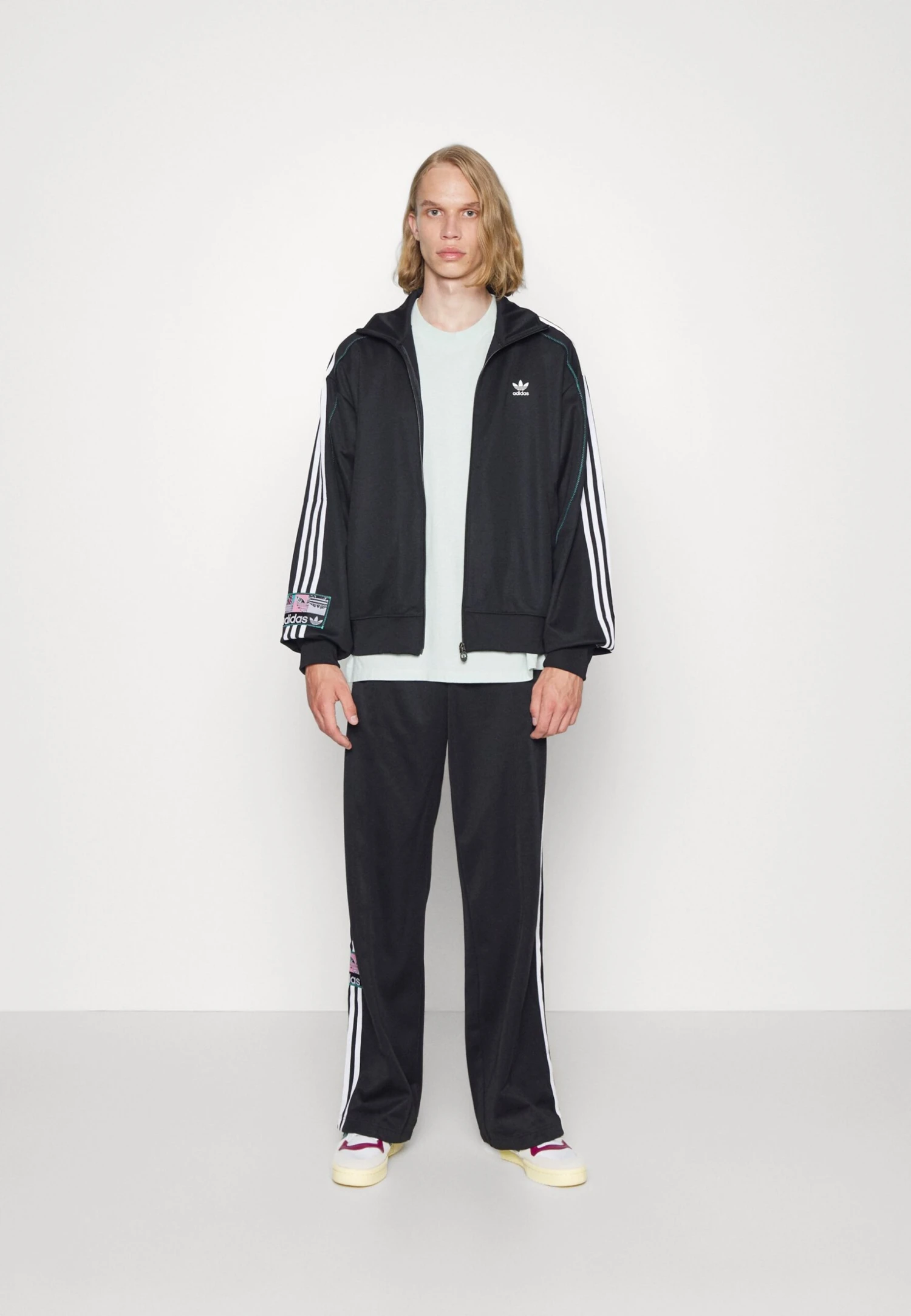 Adidas Originals Track Pants Unisex - Tracksuit Bottoms - Black 6 Adidas Originals Track Pants Unisex - Tracksuit Bottoms - Black - Image 4