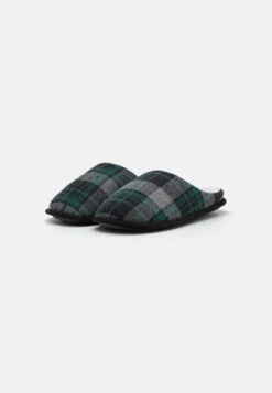 Jack & Jones JFWMURPHY MULE HOMESLIPPER - Slippers - Trekking Green -Stock X a1f2f284dfee4327a39ceed10b25bfb7