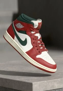 AIR JORDAN 1 MID - High-top Trainers - Sail/midnight Green/pure Platinum-coloured/redstone