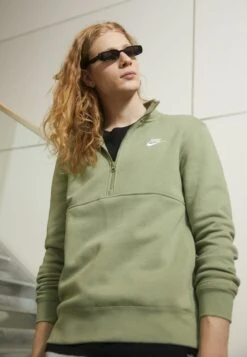 Nike Sportswear M Club Bb Hz- Sweatshirt - Oil Green/White -Stock X a35b9096daa44dc293e0bb76d25d74f9