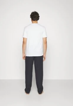 Michael Kors Fashion Crew 3 Pack - Pyjama Top - Black/Grey/Off-White -Stock X a3968b6f156d490db4a497b232d4c5b1