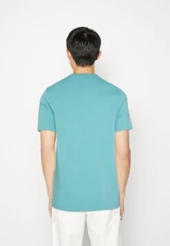 Lyle & Scott Plain - Basic T-Shirt - Alpine Sky -Stock X a4acd3e13ac04557bc665e50bbf32278