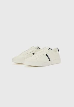 Guess TODI 4 - Trainers - Off White/blue -Stock X a550d9d73a924939ad42aca80c9b637f
