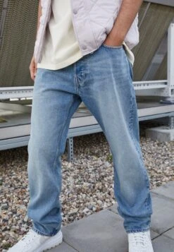 WEEKDAY Space - Straight Leg Jeans - Seven Blue -Stock X a5b8f62ba834442ab6ab02214940c24d