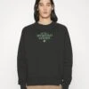 Les Deux Sporting Goods - Sweatshirt - Black/Vineyard Green -Stock X a5d9d3e4f2c442d6bb243dd778114277