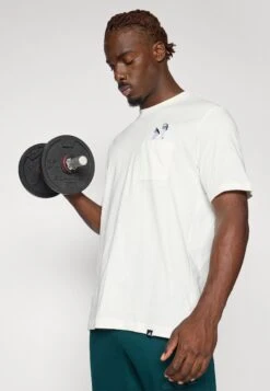 Adidas Sportswear SLIDE - Print T-shirt - Off White -Stock X a700714fc62f42919de0467e6300564a