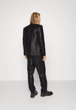 Han Kjøbenhavn Single Suit Trousers - Leather Trousers - Black -Stock X a7f98cfe5aa14628826b0890d4871c10