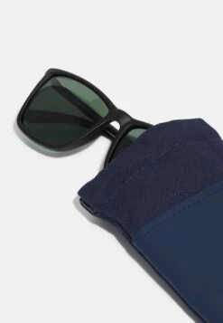 Le Specs Tweedledum Unisex - Sunglasses 8 Le Specs Tweedledum Unisex - Sunglasses -Stock X ab4f6cdc871143368aac2697f7409aab