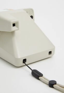 Polaroid NOW GENERATION 3 UNISEX - Camera - Pebble White -Stock X abd81d68dc1344eb87c5cddf8aec1e97