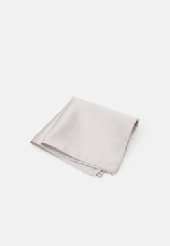 Pier One Set - Other Accessories - Silver -Stock X ac188c39a46c41b28b7968f88d050584