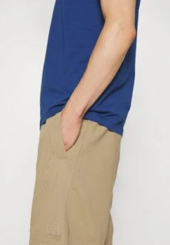 Hugo Dulivio - Print T-Shirt - Navy -Stock X ac517cfd38664c5dab4fafa4b4946fdf