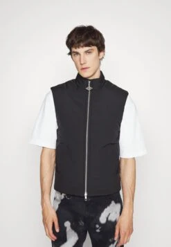 Han Kjøbenhavn Padded Vest - Waistcoat - Black -Stock X ad8abc2c9d85498bb8dec459c54b5e81