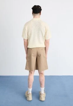 Adidas Originals BERMUDA - Shorts - Blanch Cargo -Stock X ae728074893d4704988465717c321e33