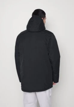 Cleptomanicx Jaybee - Winter Coat - Black -Stock X aed2e9ab8f594c3ba77f69c374682017