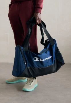 Champion PERFORMANCE DUFFEL BAG UNISEX - Sports Bag - Mvb/nbk 11 Champion PERFORMANCE DUFFEL BAG UNISEX - Sports Bag - Mvb/nbk -Stock X b0a3fcd34bbb4a5aa926fd0509b715fd