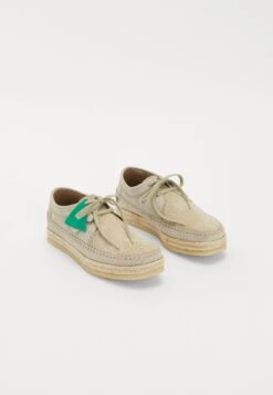 Pompeii CLARKS ORIGINALS X WEAVER - Casual Lace-ups - Cactus Suede -Stock X b1f61b4dd32f41bf8a575e46962d3a37