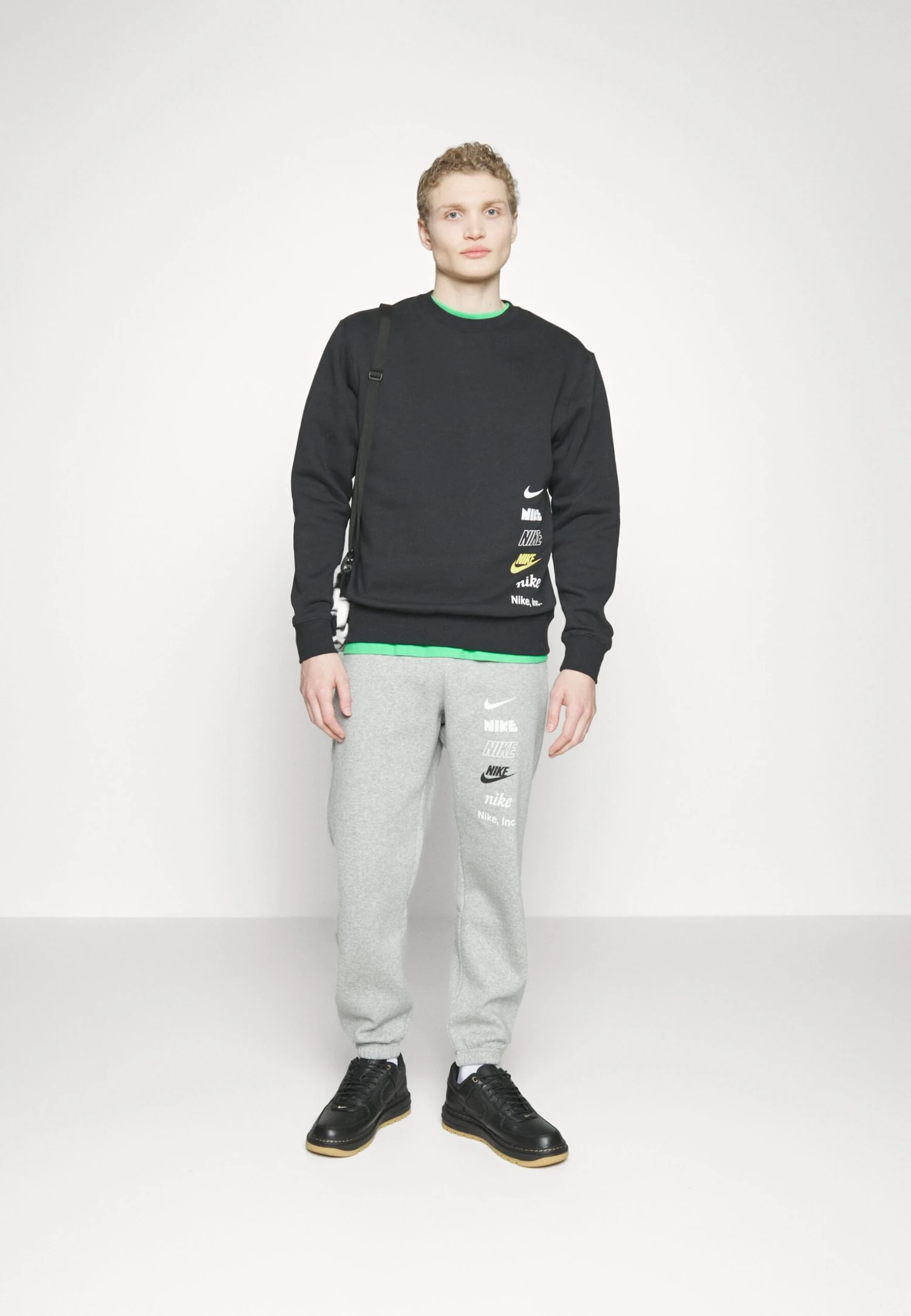 Nike Sportswear Club Logo - Tracksuit Bottoms - Dark Grey Heather 7 Nike Sportswear Club Logo - Tracksuit Bottoms - Dark Grey Heather - Image 5