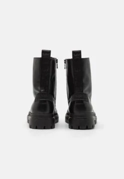 Bogner Chesa Alpina - Lace-Up Ankle Boots - Black -Stock X b3e858524ed646d88be82fe3ab48871a