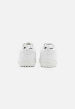 Champion Low Cut Shoe Chicago - Training Shoe - White -Stock X b50b71291c6b47249623484a8daabf25